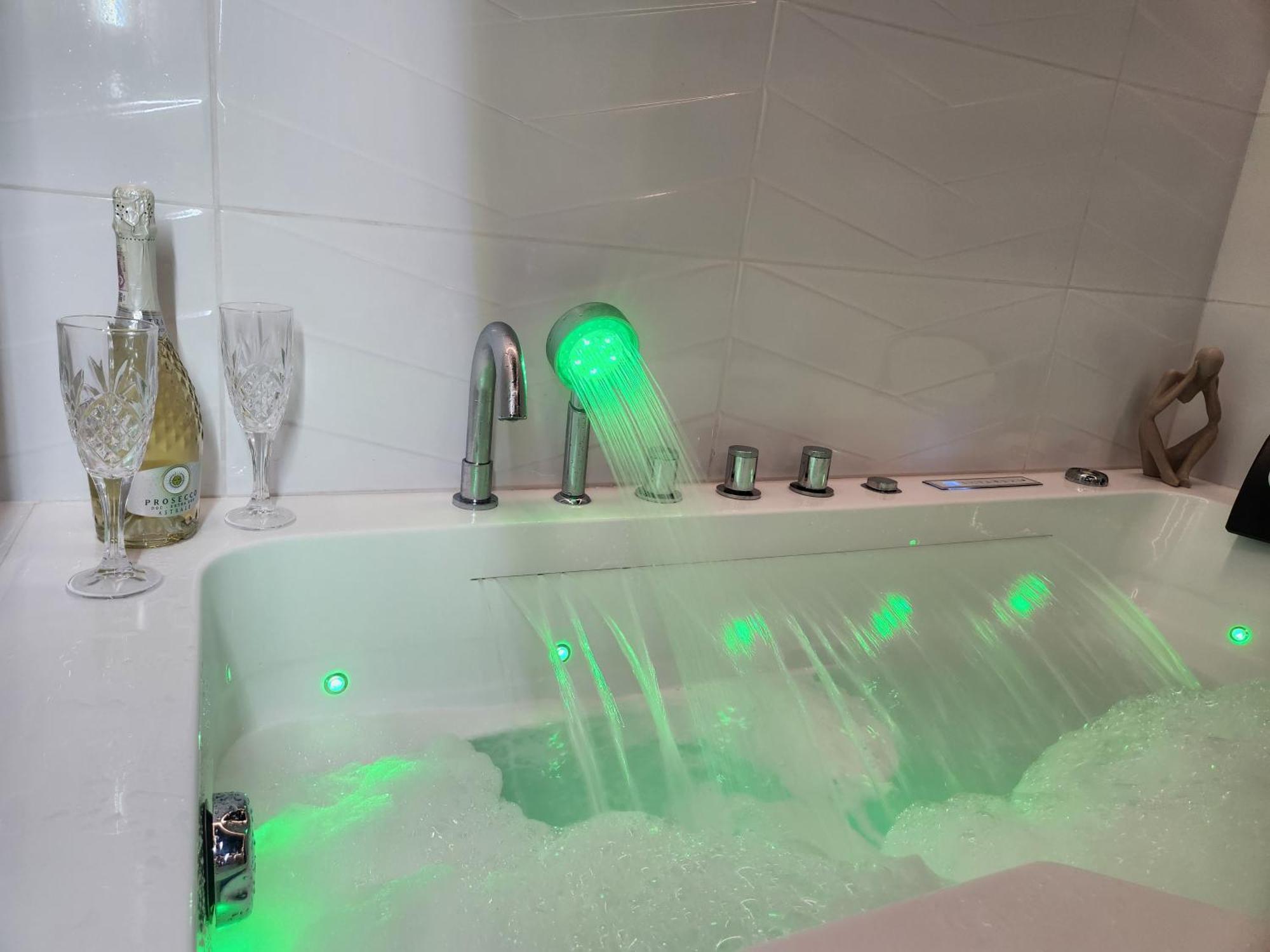 Apartment New! Luxury With Jacuzzi And Total Relax - Warszawski Luksus Jacuzzi I Totalny Relaks!