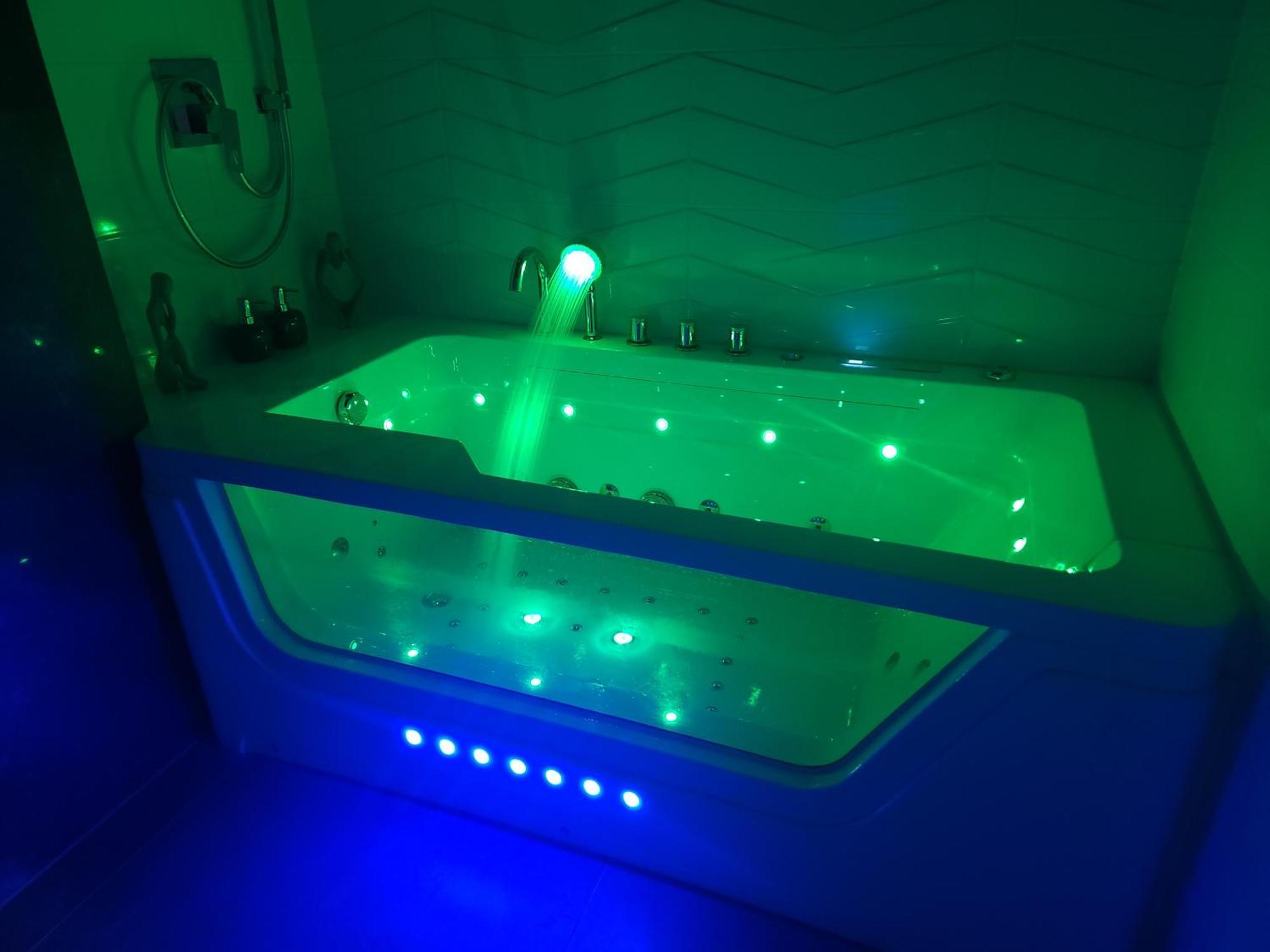 New! Luxury With Jacuzzi And Total Relax - Warszawski Luksus Jacuzzi I Totalny Relaks! Apartment Warschau