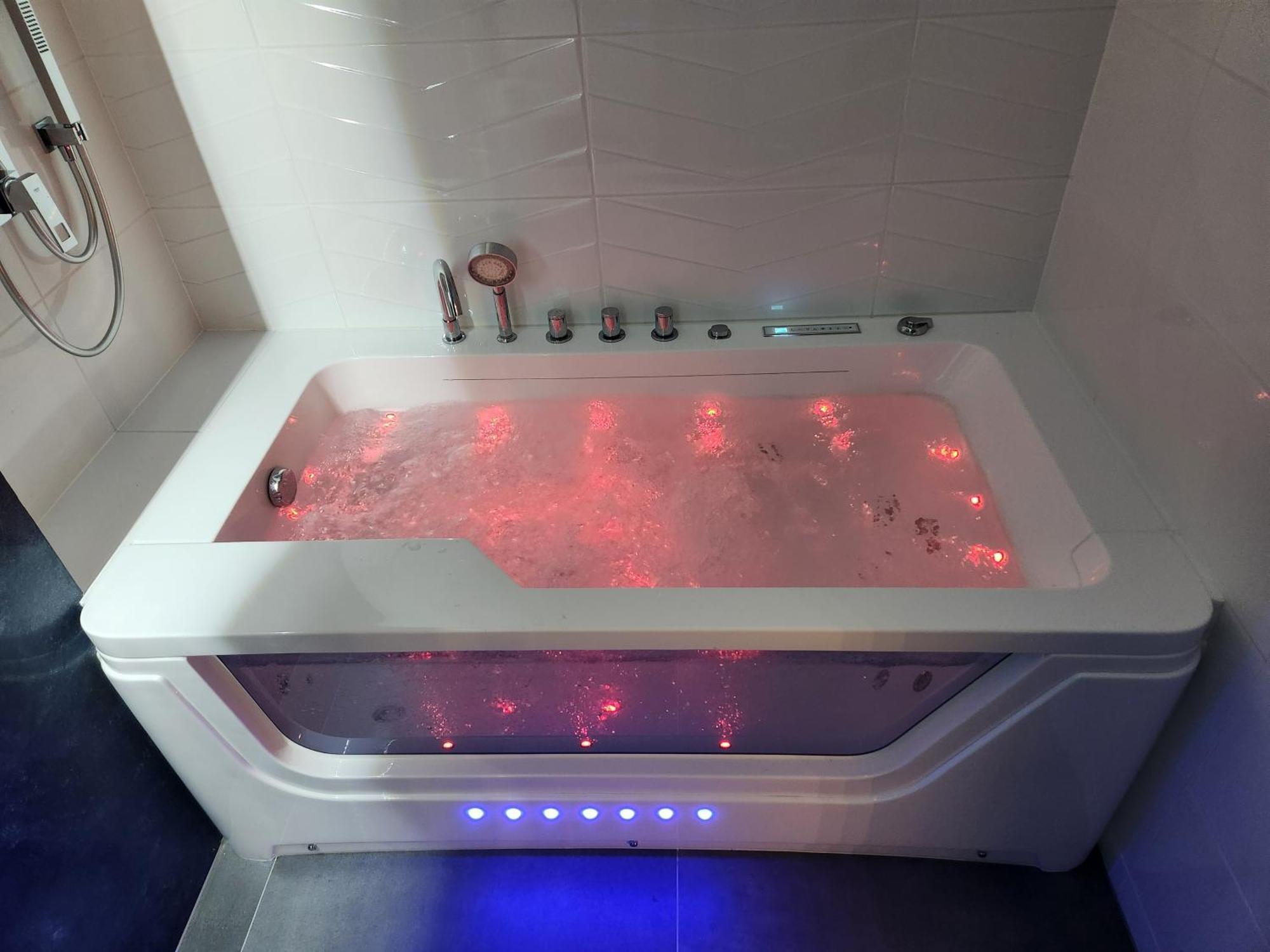 New! Luxury With Jacuzzi And Total Relax - Warszawski Luksus Jacuzzi I Totalny Relaks! Apartment