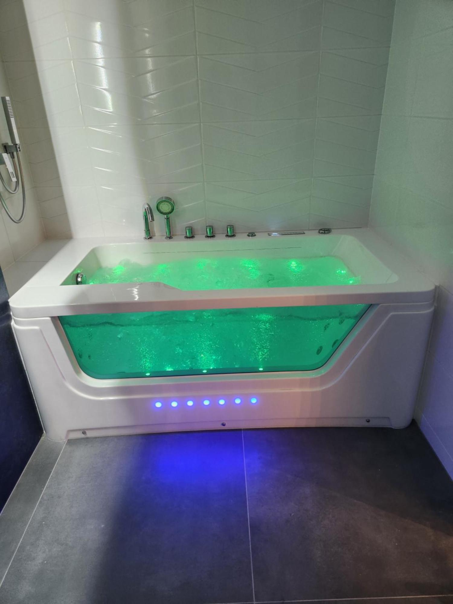 New! Luxury With Jacuzzi And Total Relax - Warszawski Luksus Jacuzzi I Totalny Relaks! Apartment Warschau
